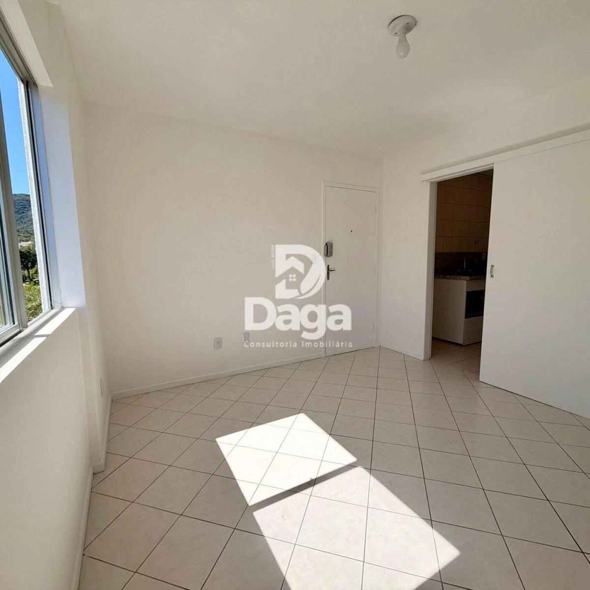 2-bedroom apartment with a separate kitchen and parking — photo 10