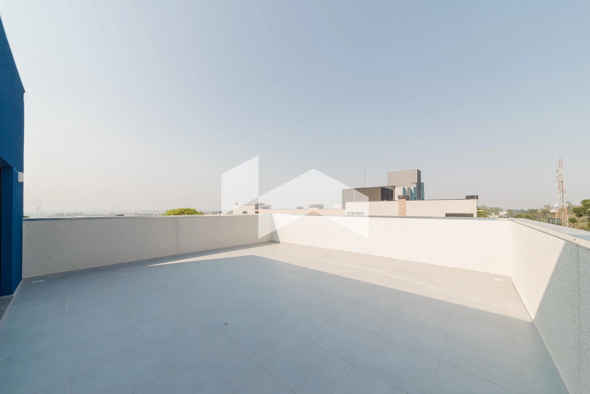 One-bedroom apartment with a private BBQ