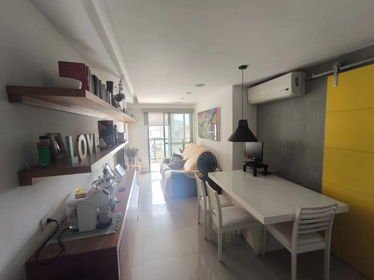 Furnished 3-bedroom apartment with an open kitchen — photo 24