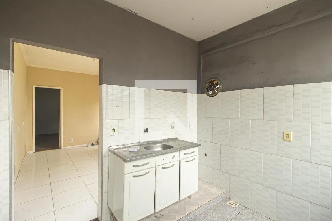 Unfurnished house with 2 bedrooms and 1 tiled bath — photo 2