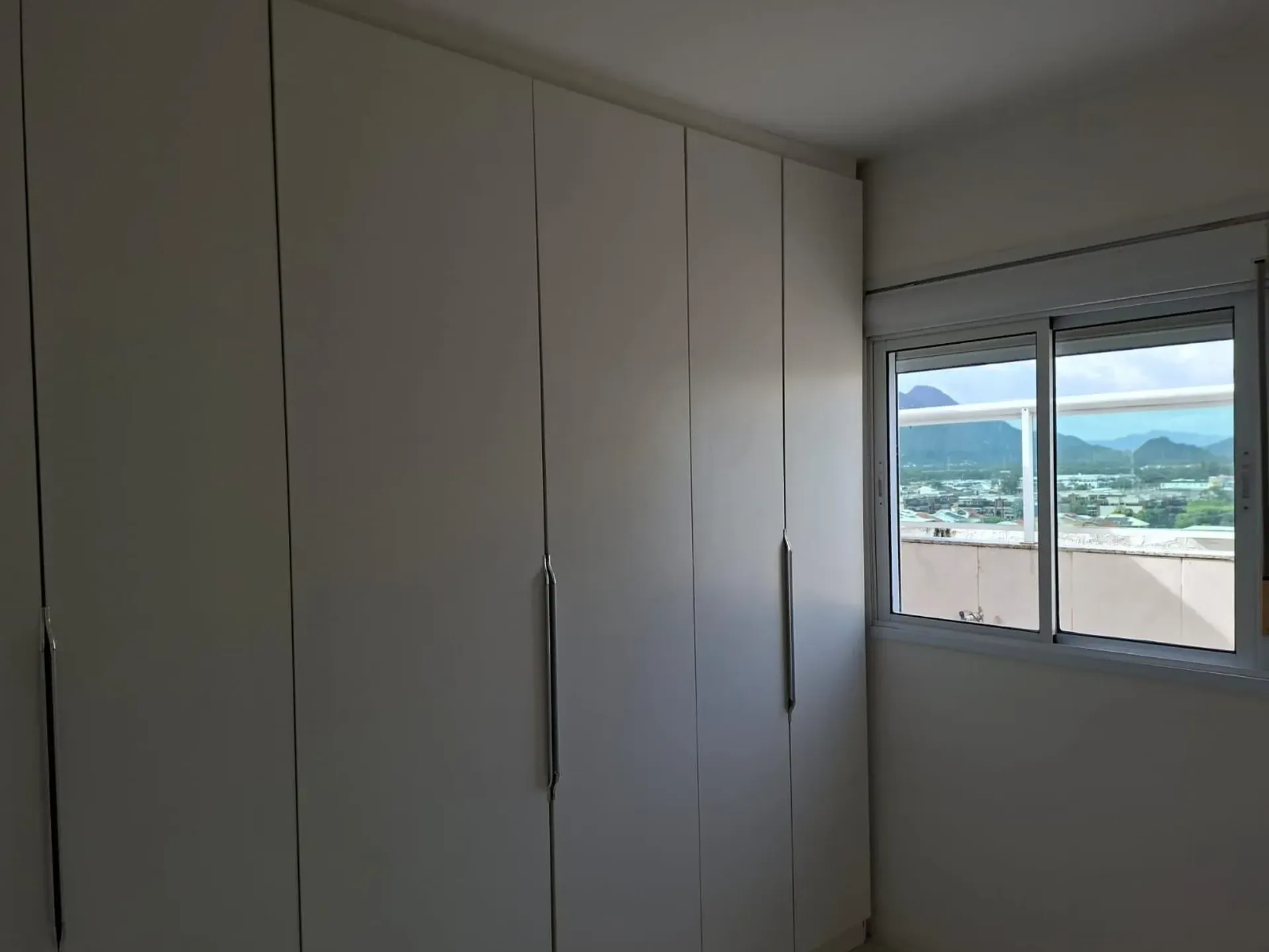Apartamento sem mobília com 3 quartos e varanda — photo 23