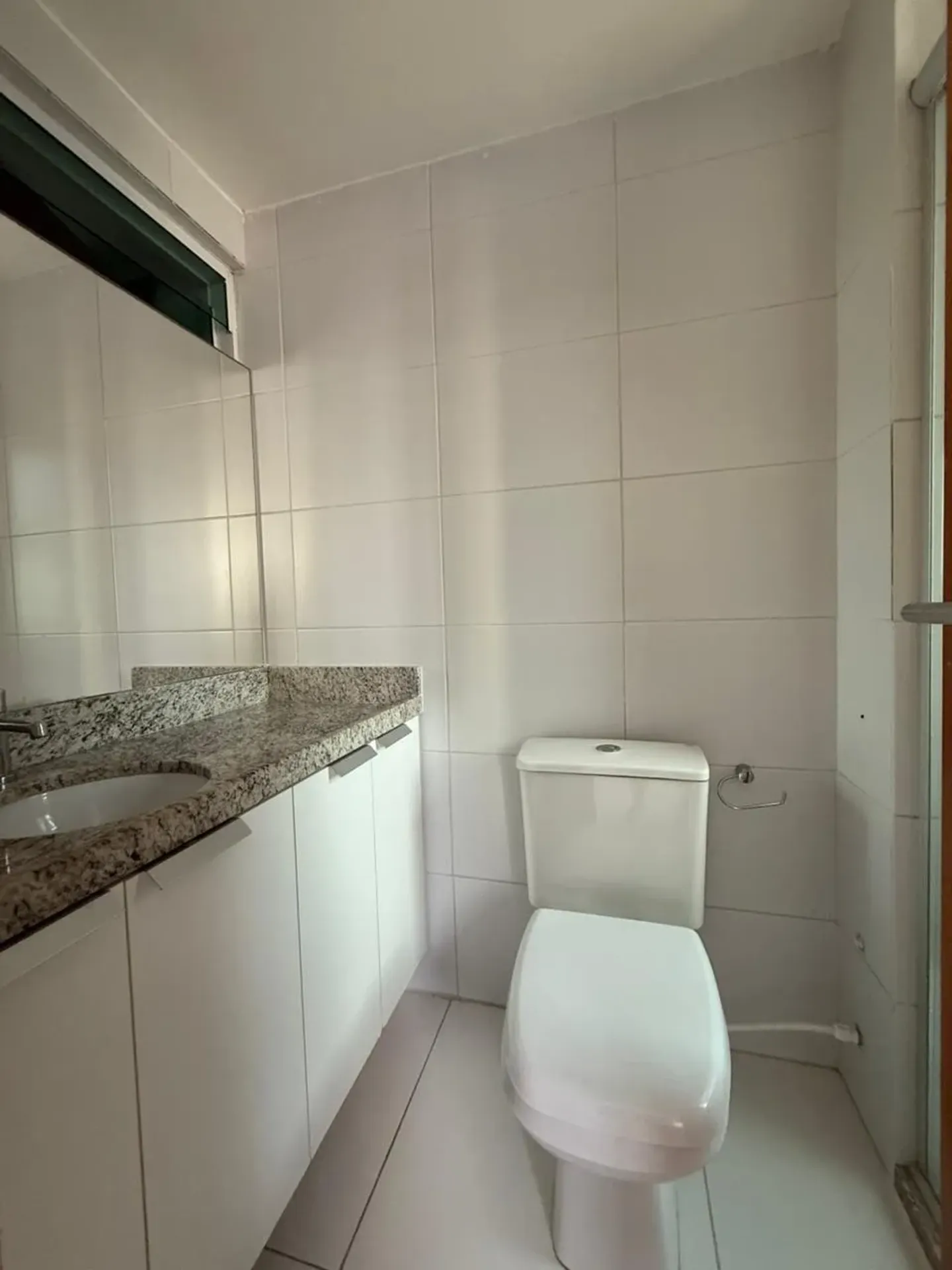 4-bedroom apartment with a glass-enclosed balcony — photo 16