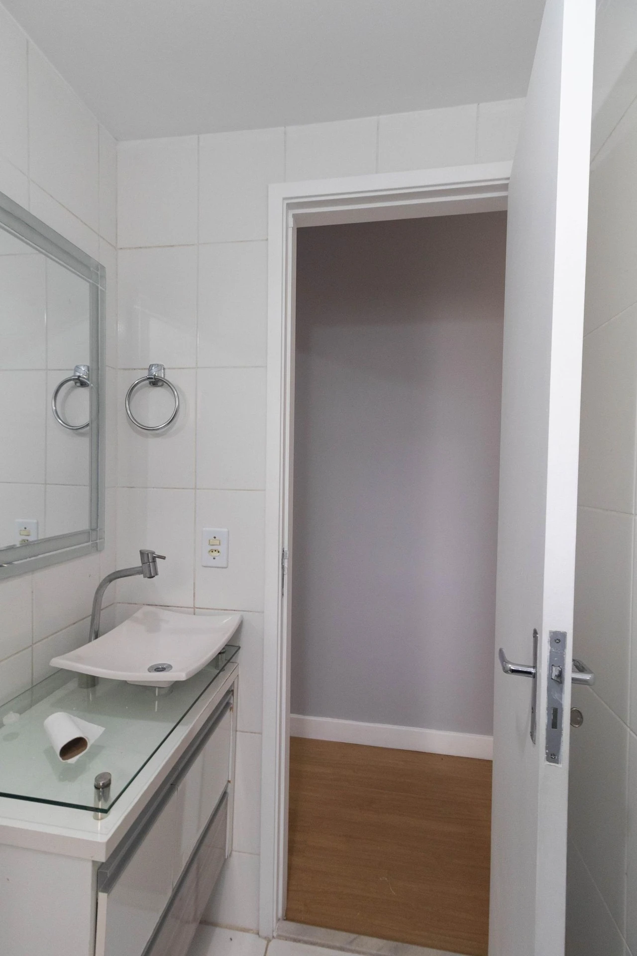 2-bedroom apartment with a home office in Curitiba — photo 36