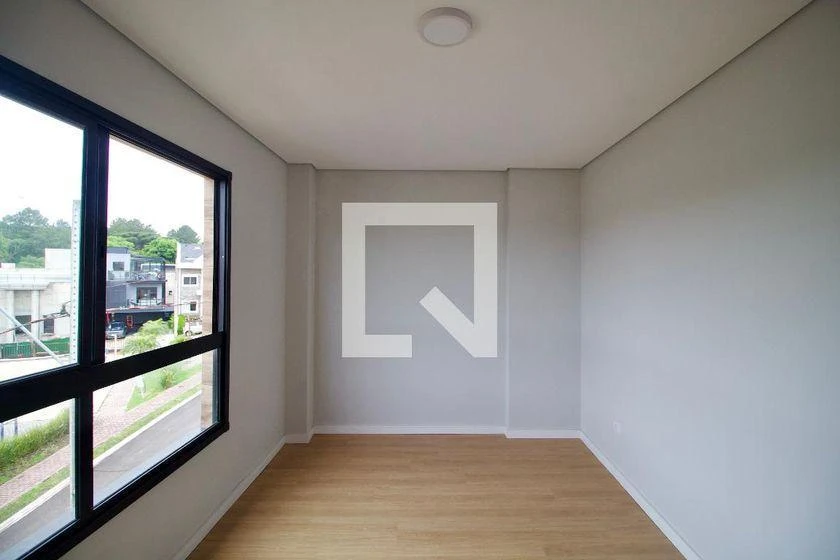 3-bedroom house with floor-to-ceiling windows — photo 13