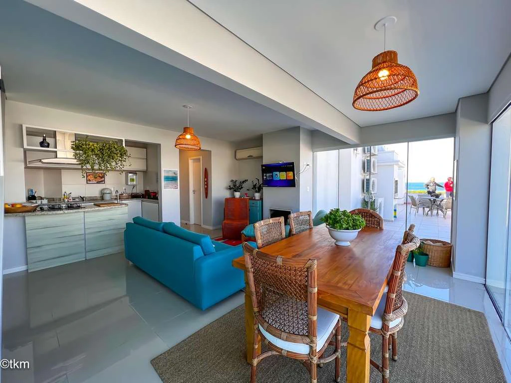 3 en-suite bedroom duplex with open-plan kitchen and 260 m² — photo 2