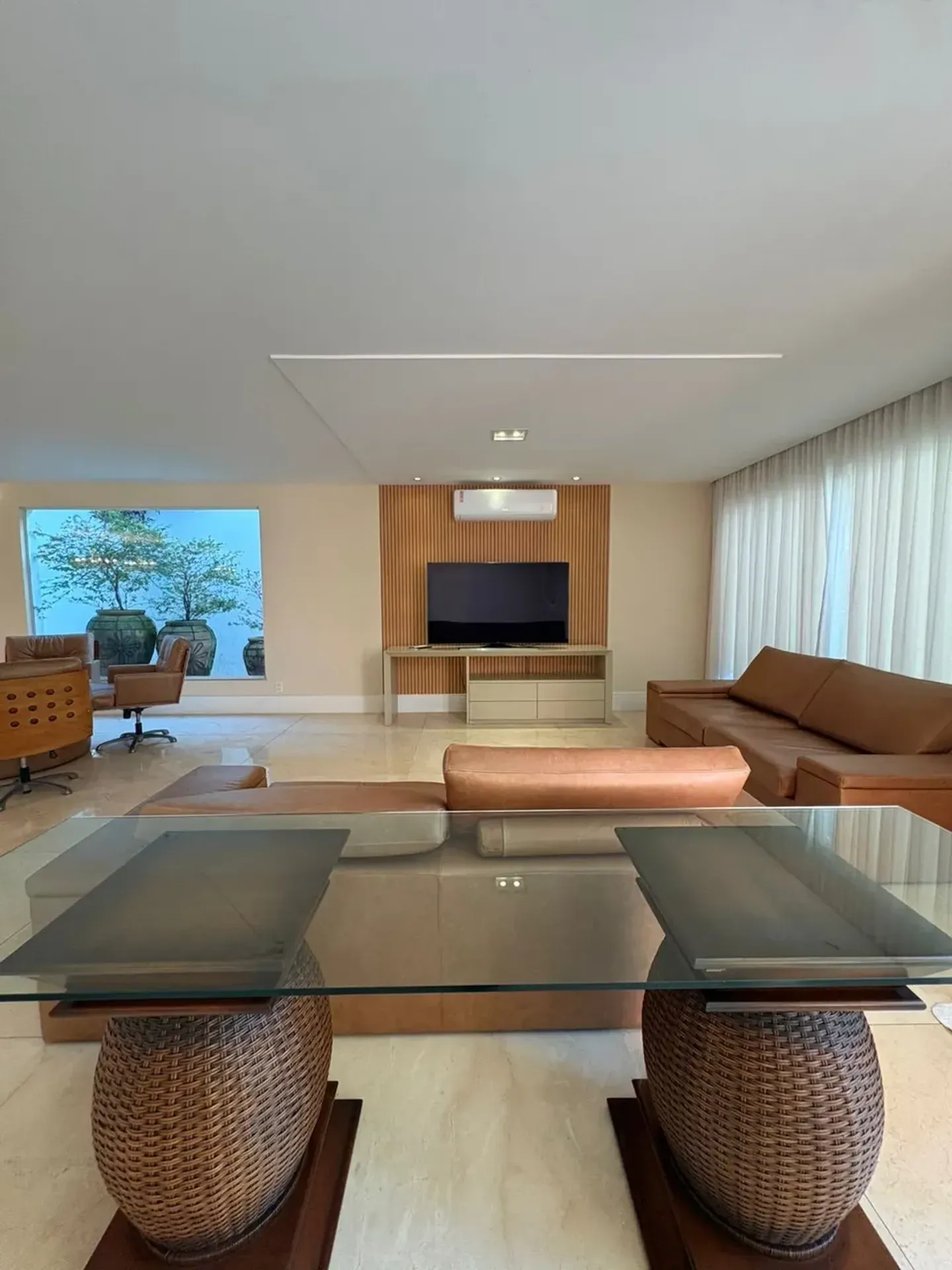 Furnished house with 5 en-suite suites and 1000 m²