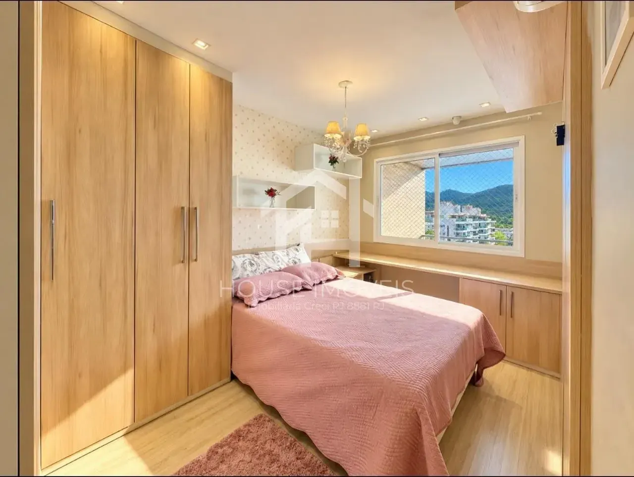 Панорамные окна и 3 спальни: квартира 150 м² — photo 21