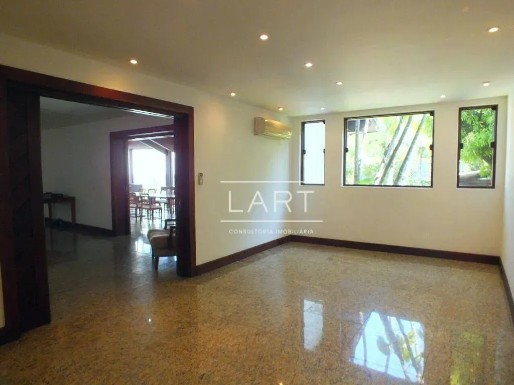 House with 4 bedrooms and 5 bathrooms, 962 m² and 2 parking — photo 14