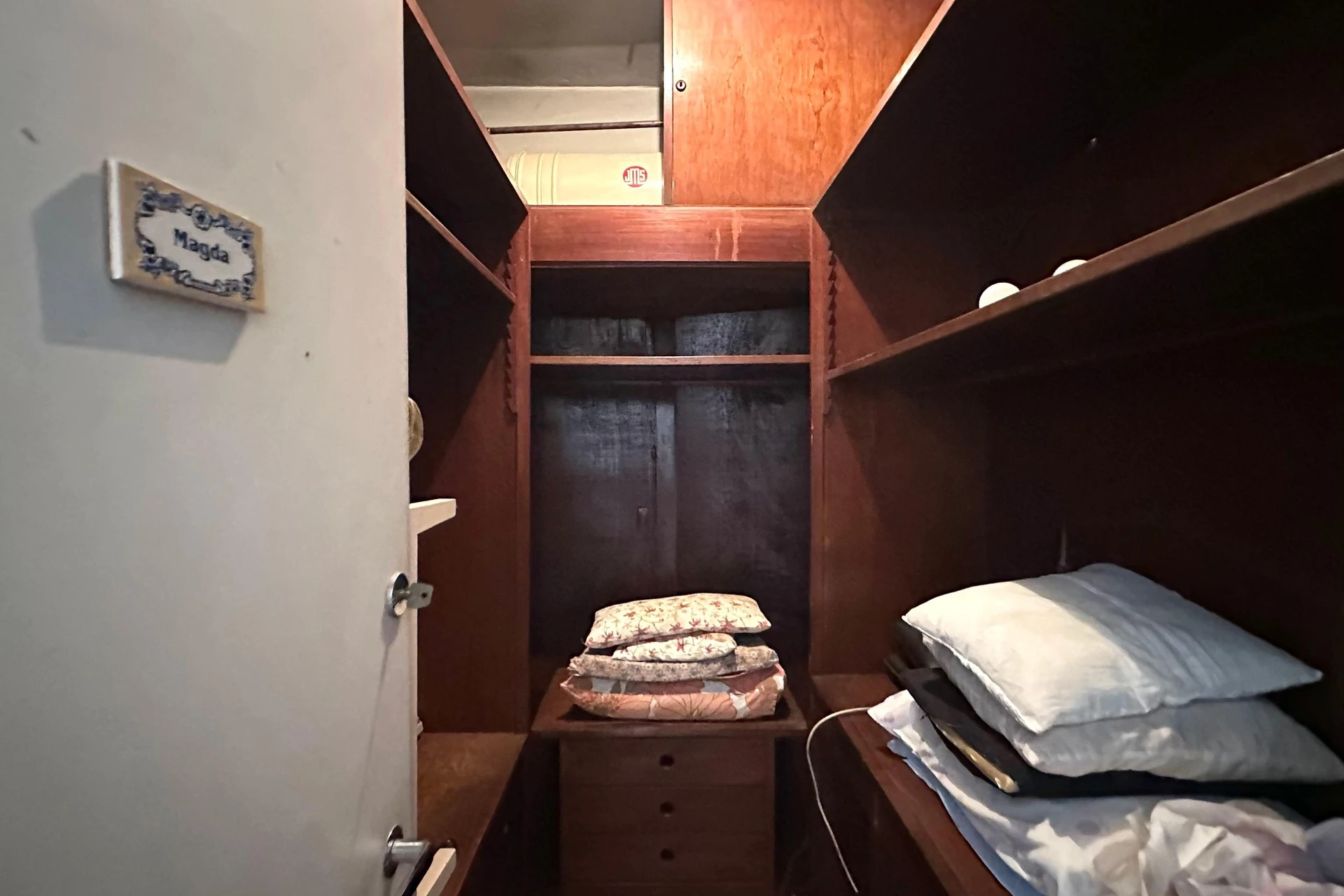Apartamento amueblado de 3 dormitorios y cocina cerrada — photo 17