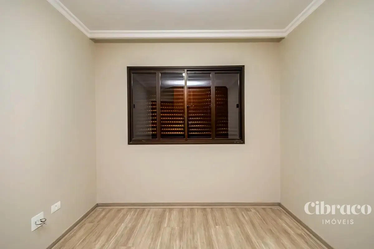 250 m² apartment with 3 bedrooms and a balcony — photo 29