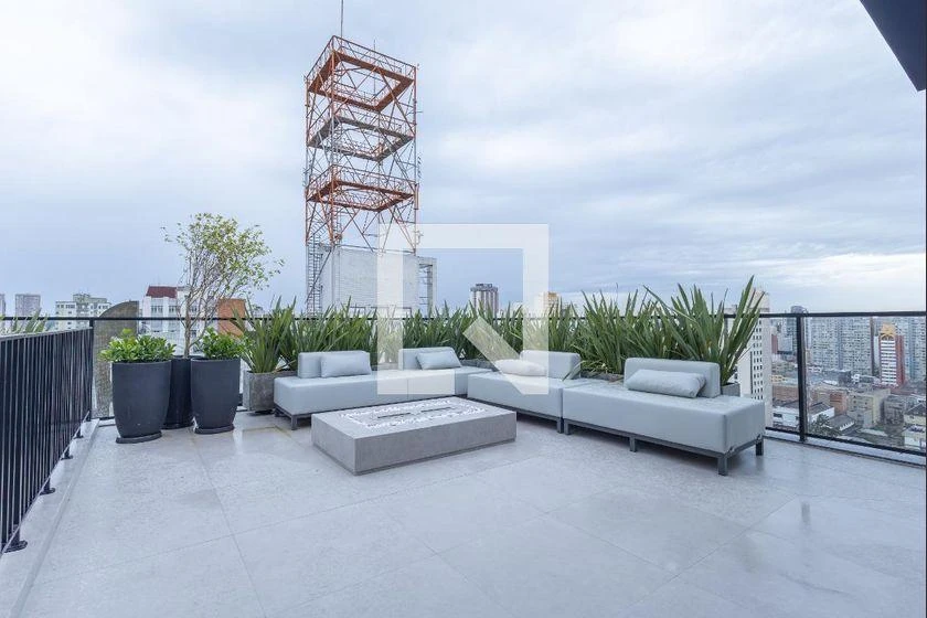 Furnished 1-bedroom apartment with 24 m² and floor-to-ceiling windows — photo 23