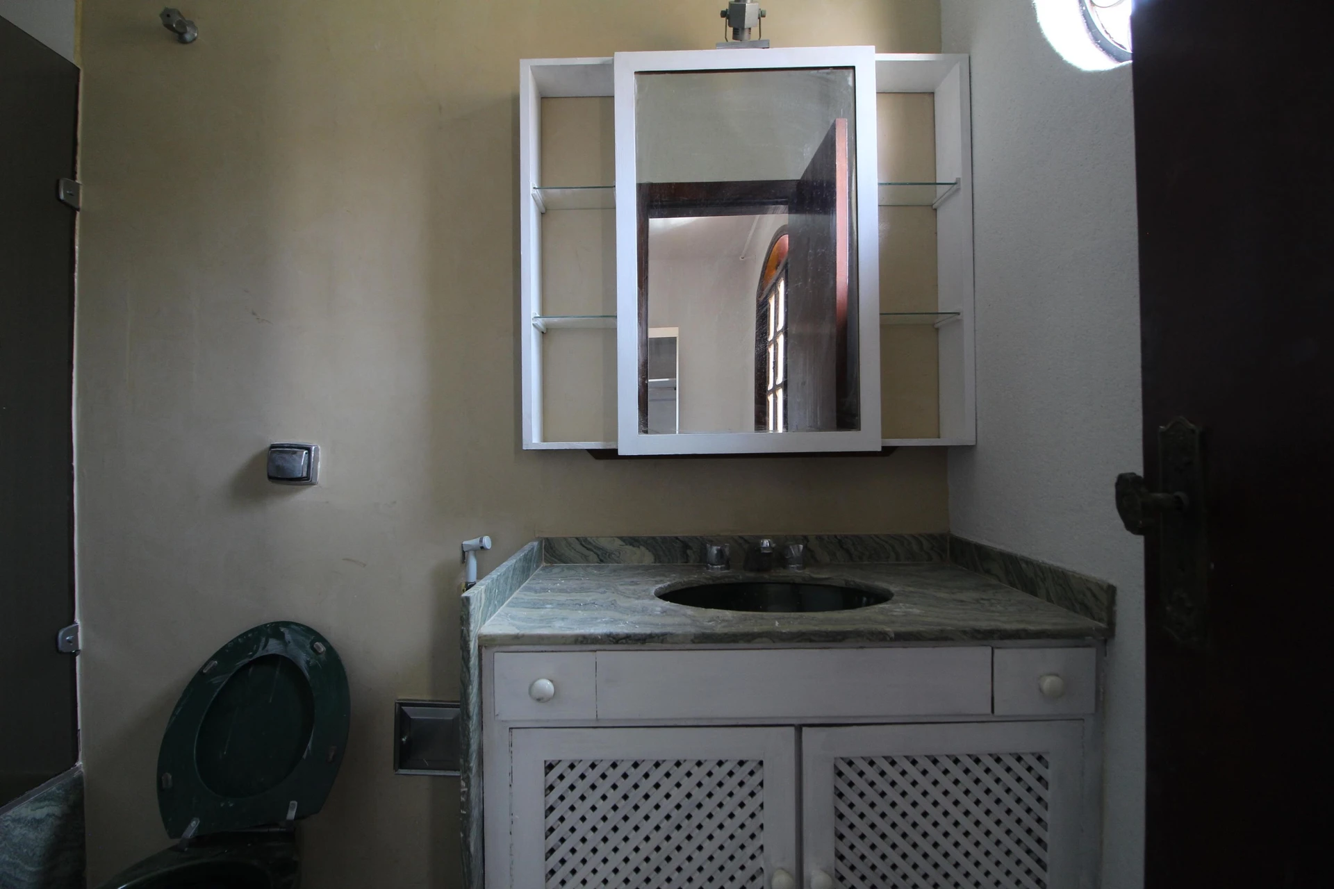 House, 450 m², with a grill on the balcony — photo 41