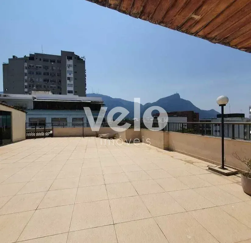 2-bedroom apartment with a mountain view — photo 9