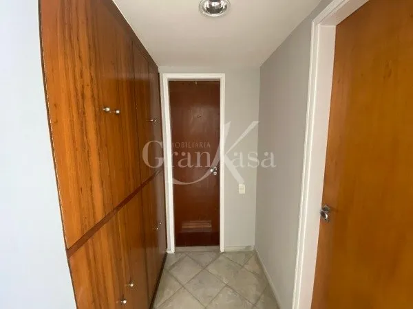 One-bedroom apartment in a building with a sauna — photo 9