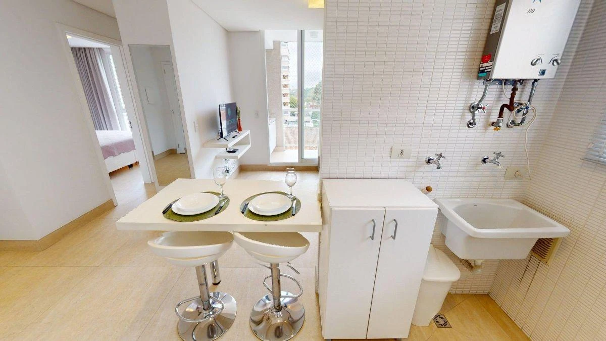 One-bedroom apartment with floor-to-ceiling windows — photo 7