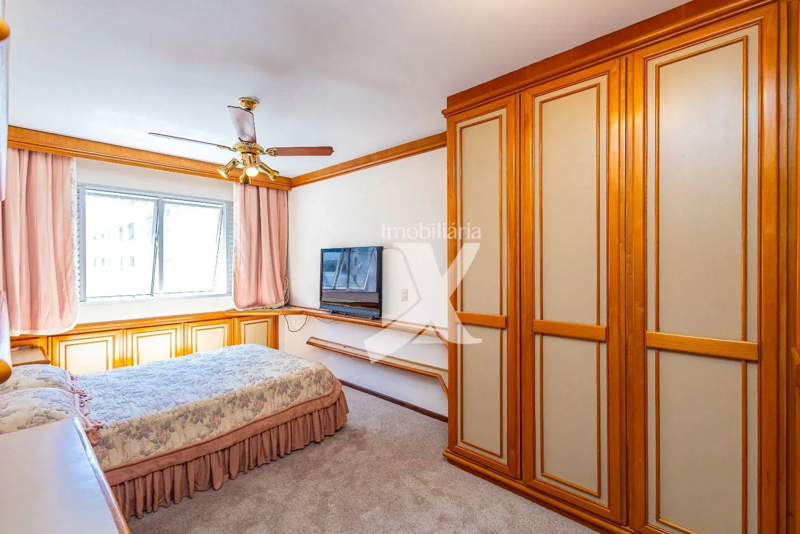 Furnished 3-bedroom apartment with balcony — photo 27