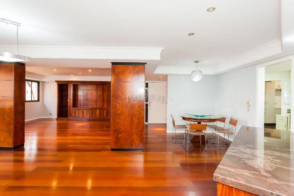 2-bedroom en-suite apartment with 2 parking spaces — photo 2