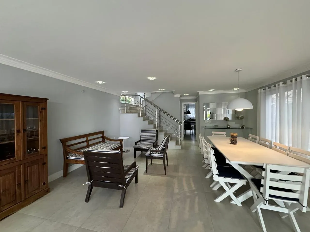 Furnished 420 m² home with gas open-plan kitchen