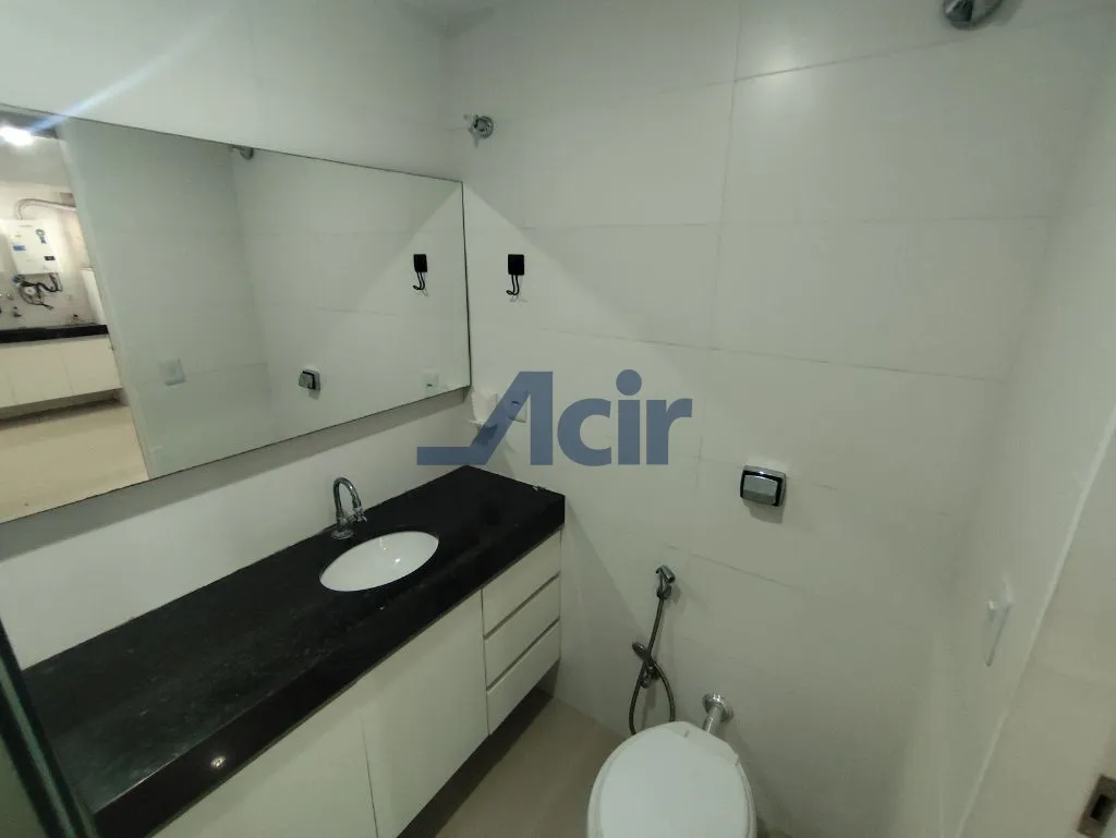One-bedroom apartment in a building with a gym — photo 5