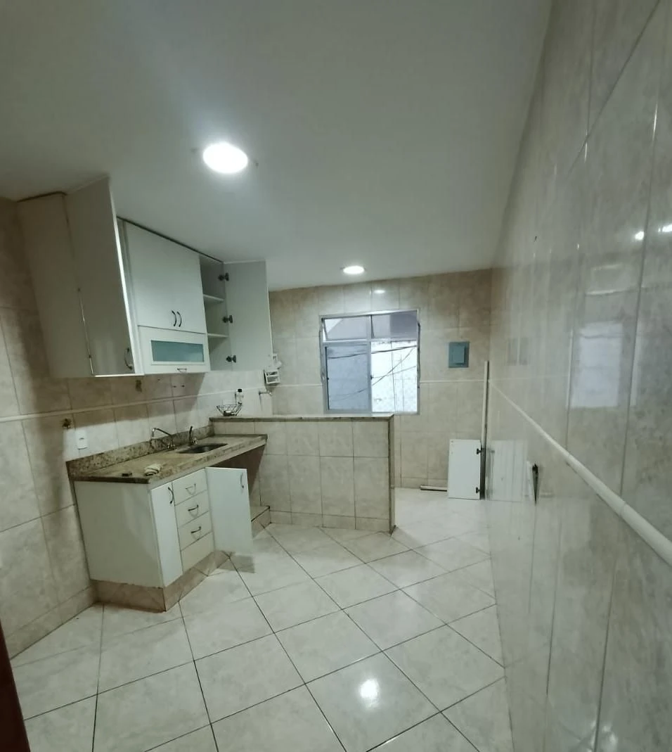 Casa térrea com 1 quarto e 1 banheiro, sem vaga