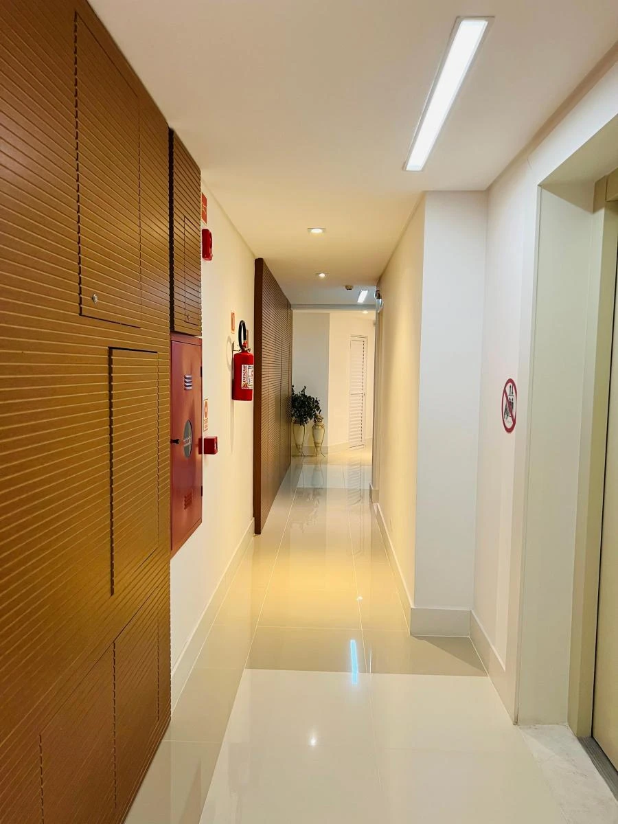 Apartamento de 190 m² con 3 dormitorios y ventanales amplios — photo 17