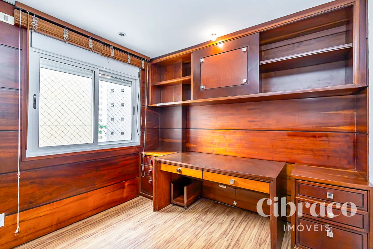 Apartamento de 3 dormitorios con 205 m² y balcón — photo 17