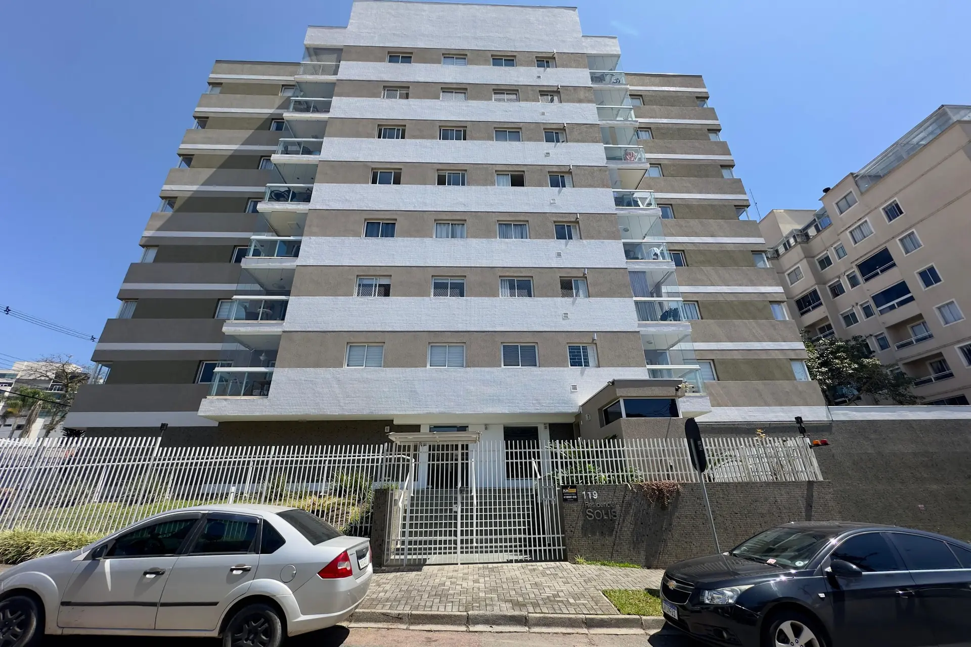 2-bedroom apartment with a washing machine — photo 33