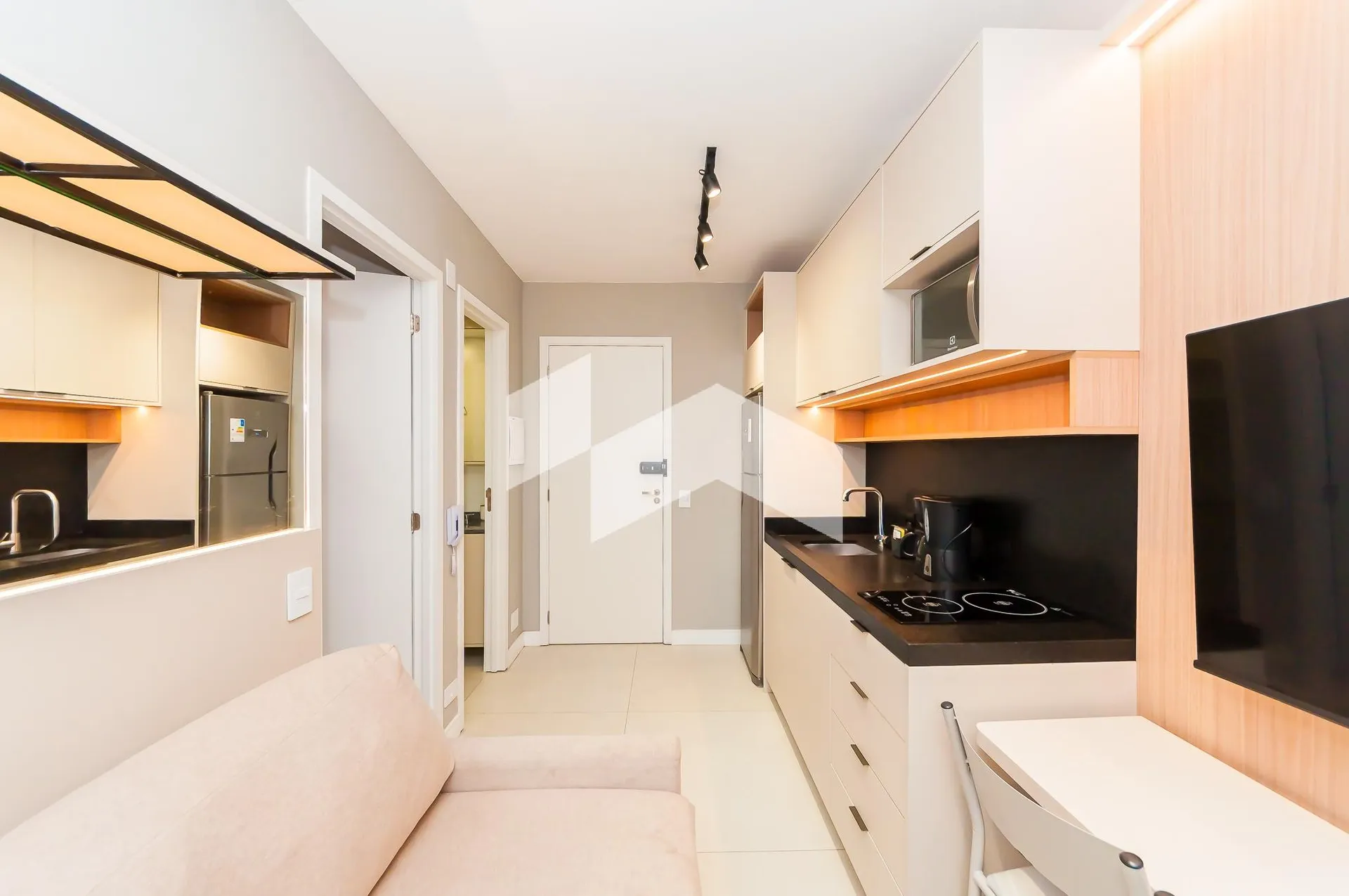 Furnished 26 m² apartment with 1 bedroom and private BBQ — photo 4