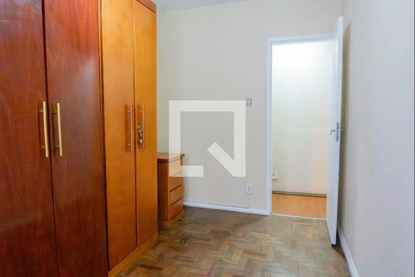 3-bedroom apartment in a building with a pool — photo 10