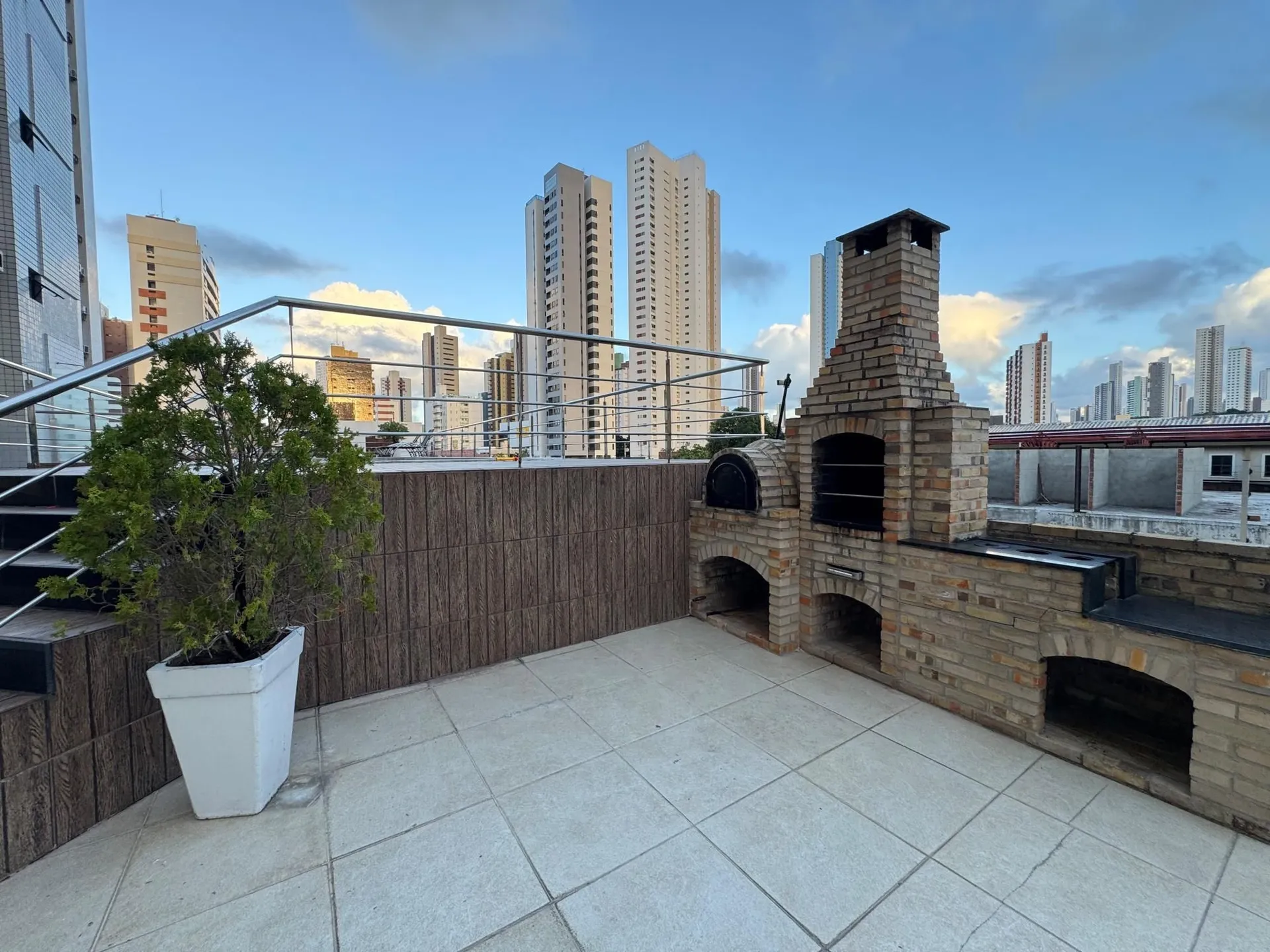 3-bedroom apartment in a building with a pool — photo 14