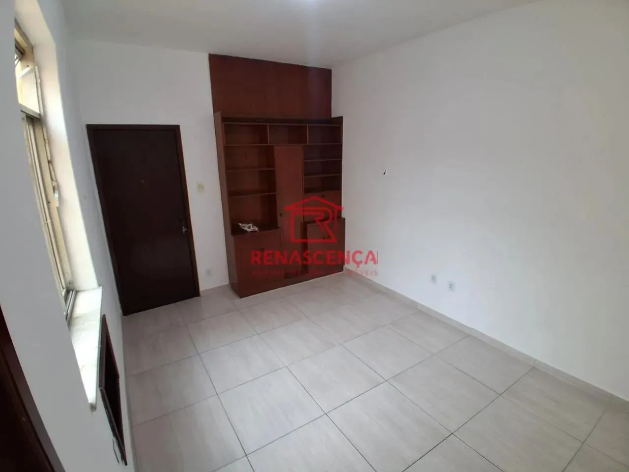 1-bedroom apartment with a dedicated laundry area — photo 9