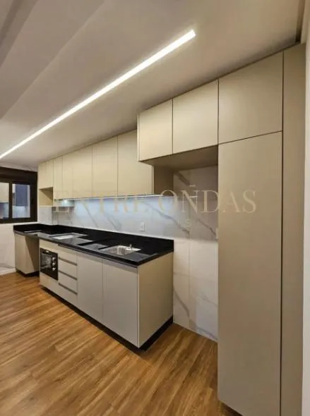 39 m² studio with a water view and a walk-in closet