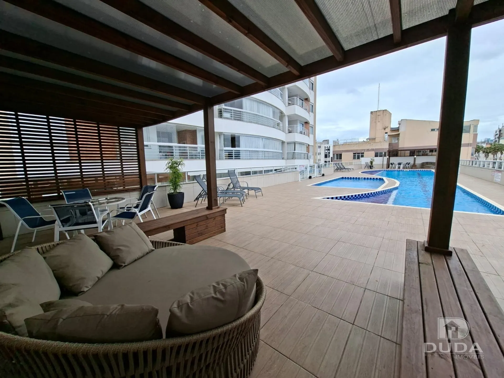 Apartment on the 10th floor with floor-to-ceiling windows — photo 60