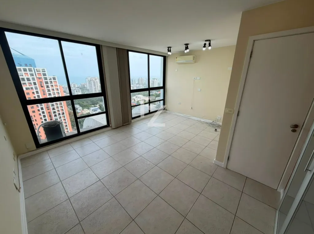 Duplex apartment on the 20th floor with city and water views — photo 19