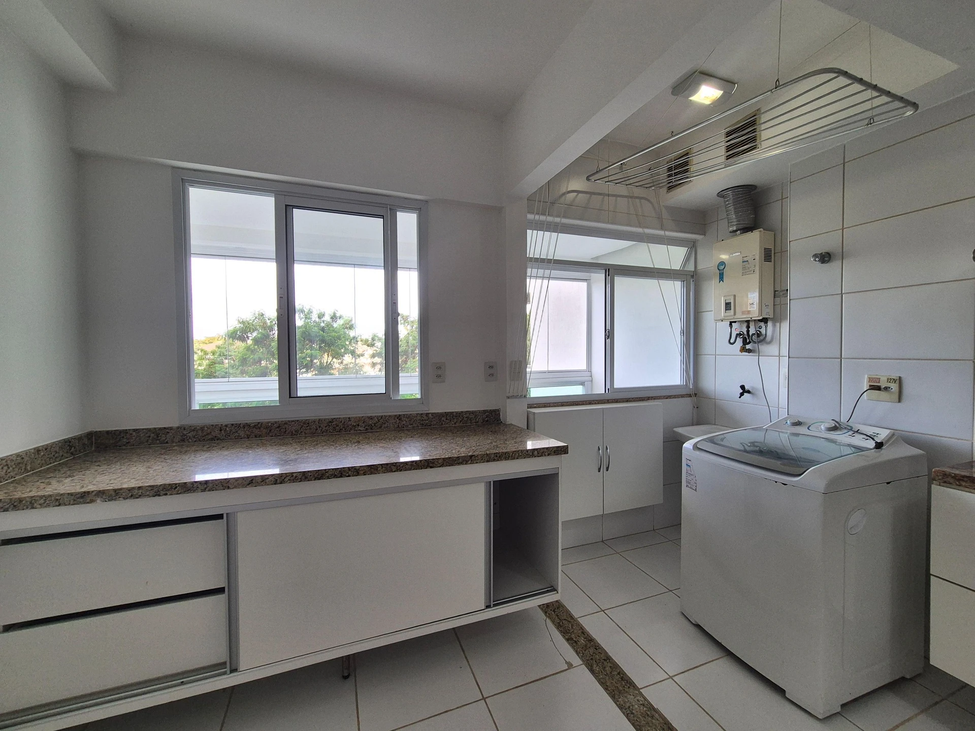 Apartment, 133 m², with a glass-enclosed balcony — photo 10
