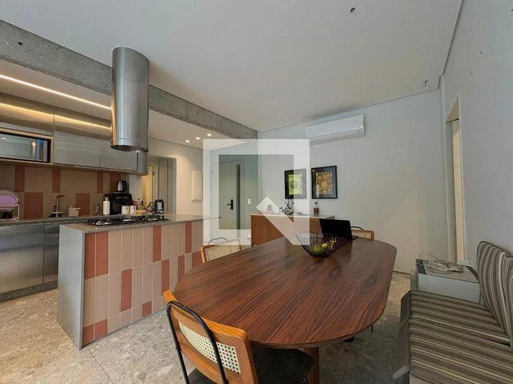 2-bedroom apartment with a glass-enclosed balcony — photo 2