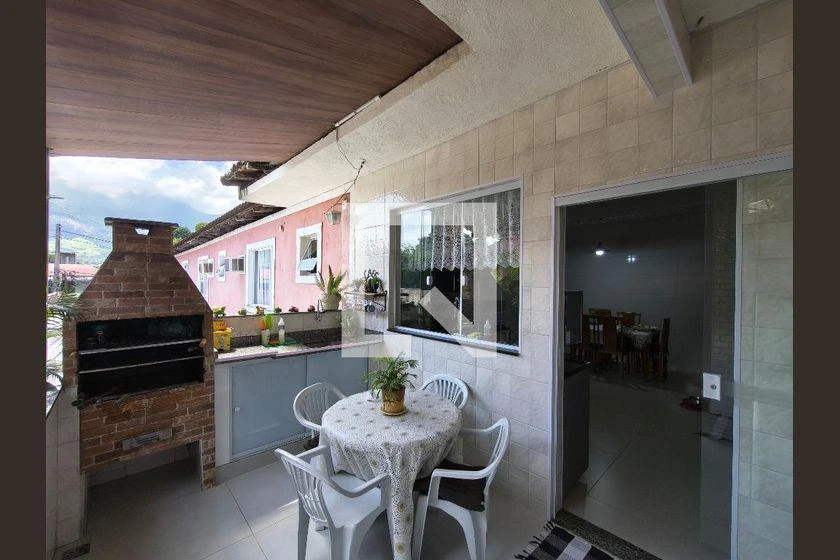 358 m² rental house with 2 bedrooms, suite and balcony — photo 34
