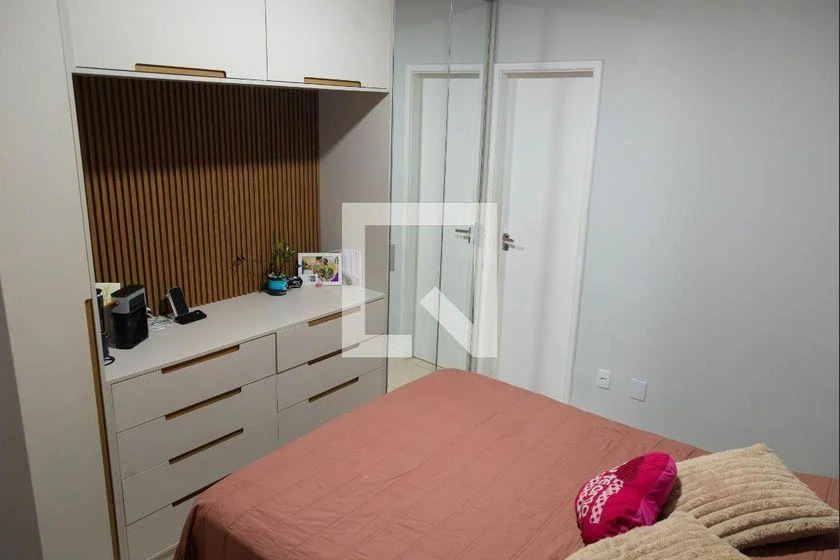 3-bedroom apartment with a bathtub — photo 13