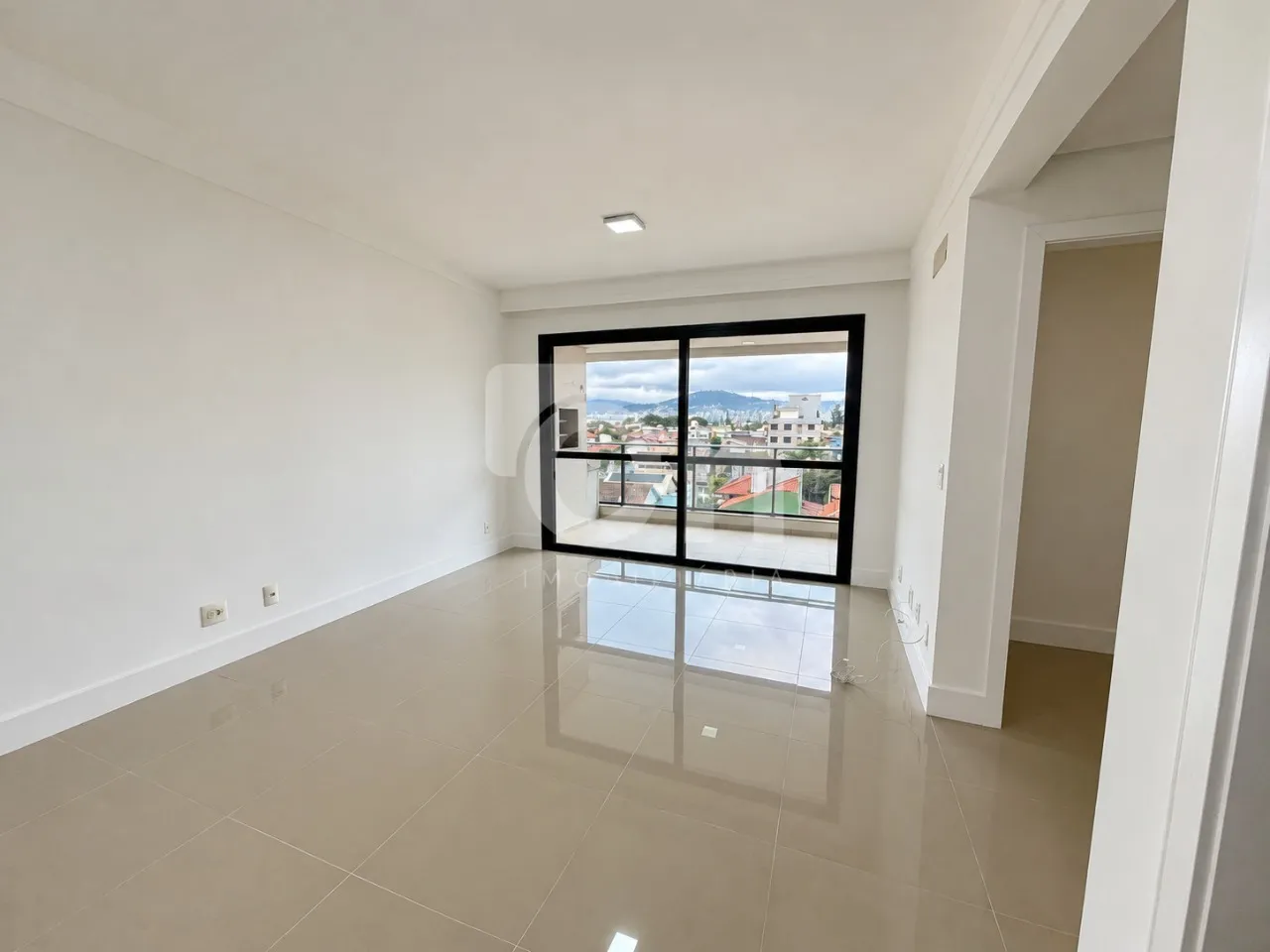3-bedroom apartment in a building with a gym — photo 6