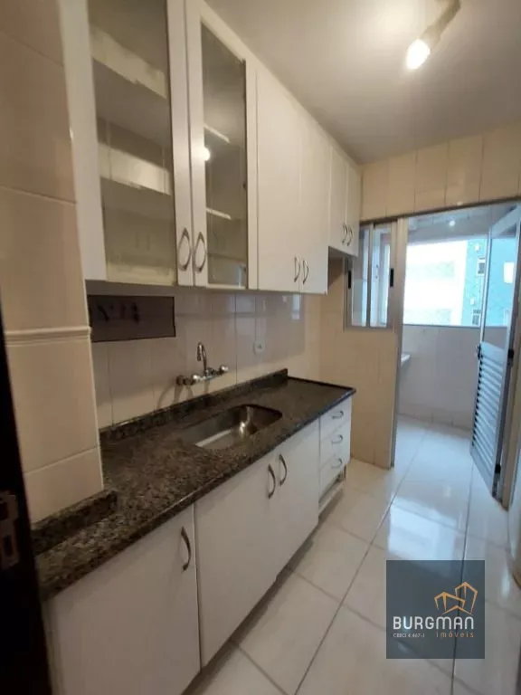 72 m² apartment with a walk-in closet and a home office — photo 2