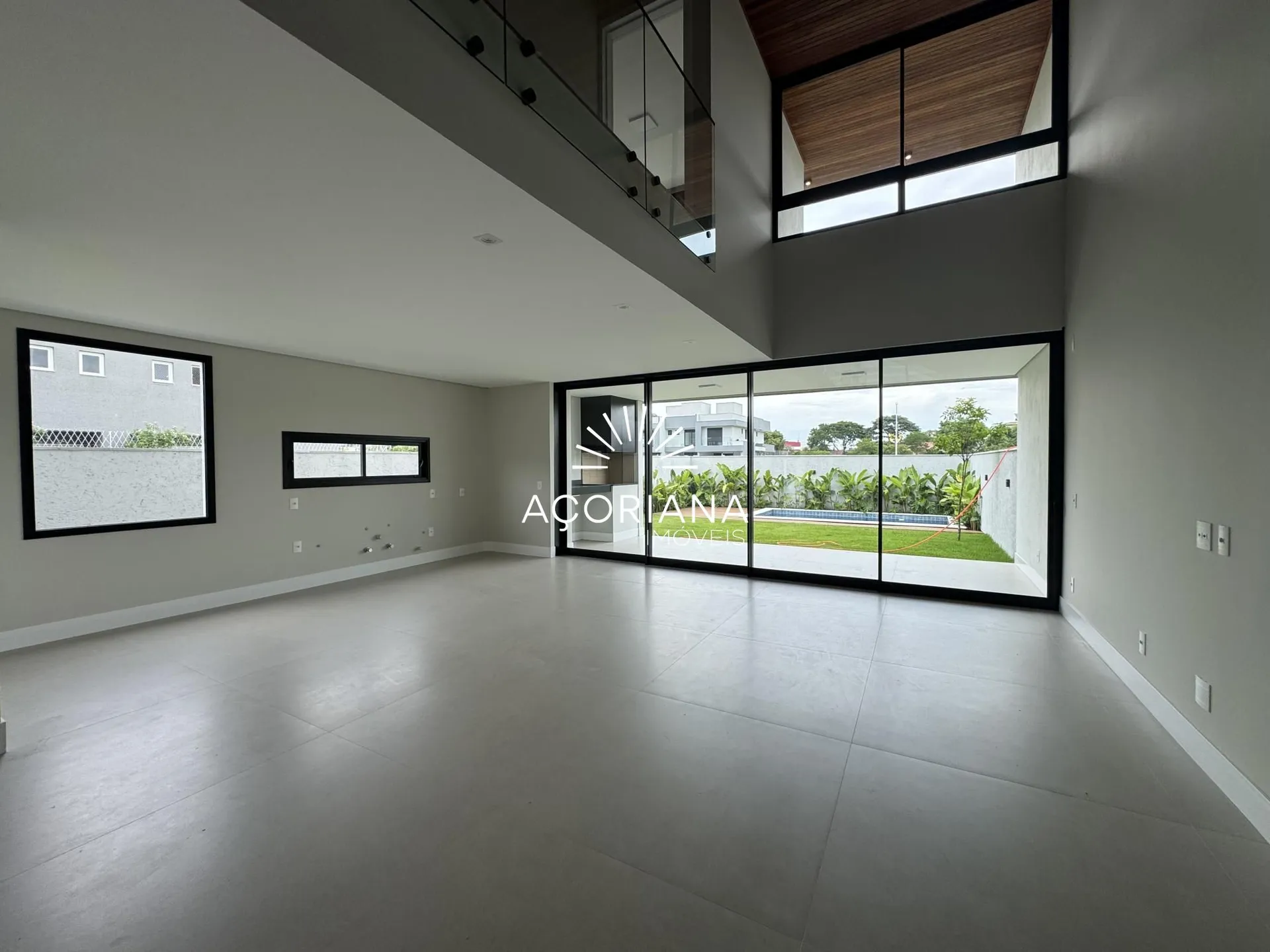 House with private garden, 270 m² and 3 bedrooms