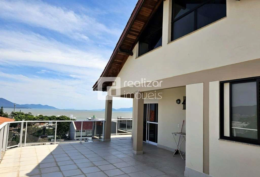 Casa sin amueblar de 450 m² con 3 dormitorios en suite — photo 2