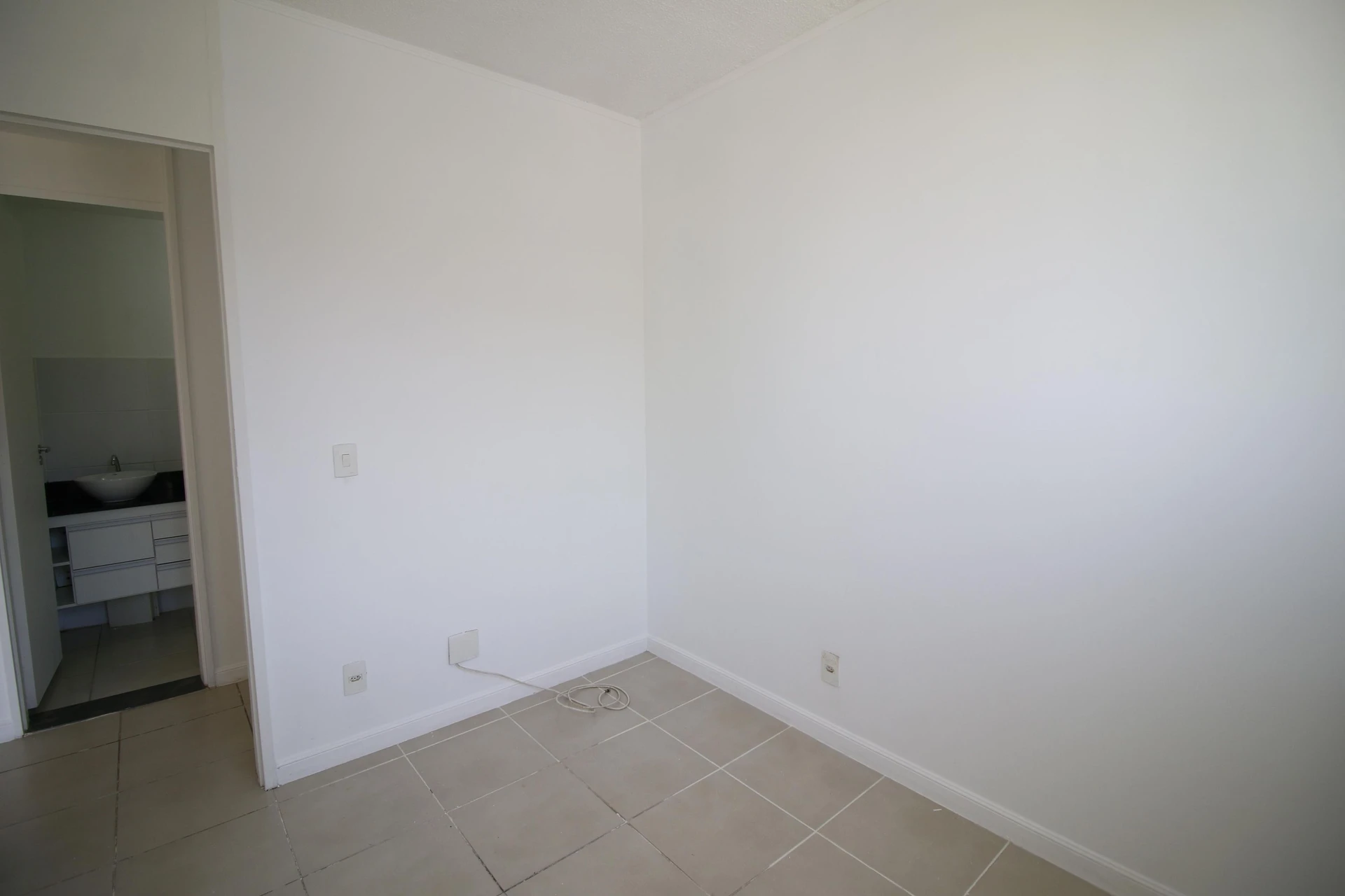 2-bedroom apartment in a building with a gym — photo 24
