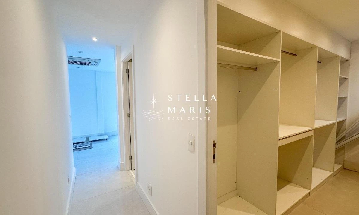 Duplex penthouse with 600 m², 5 bedrooms and 6 baths
