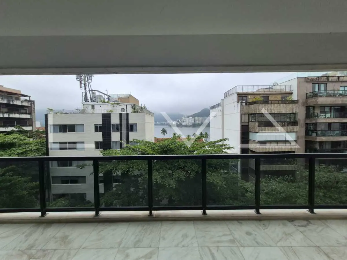 Furnished apartment, 167 m², with a bathtub — photo 3