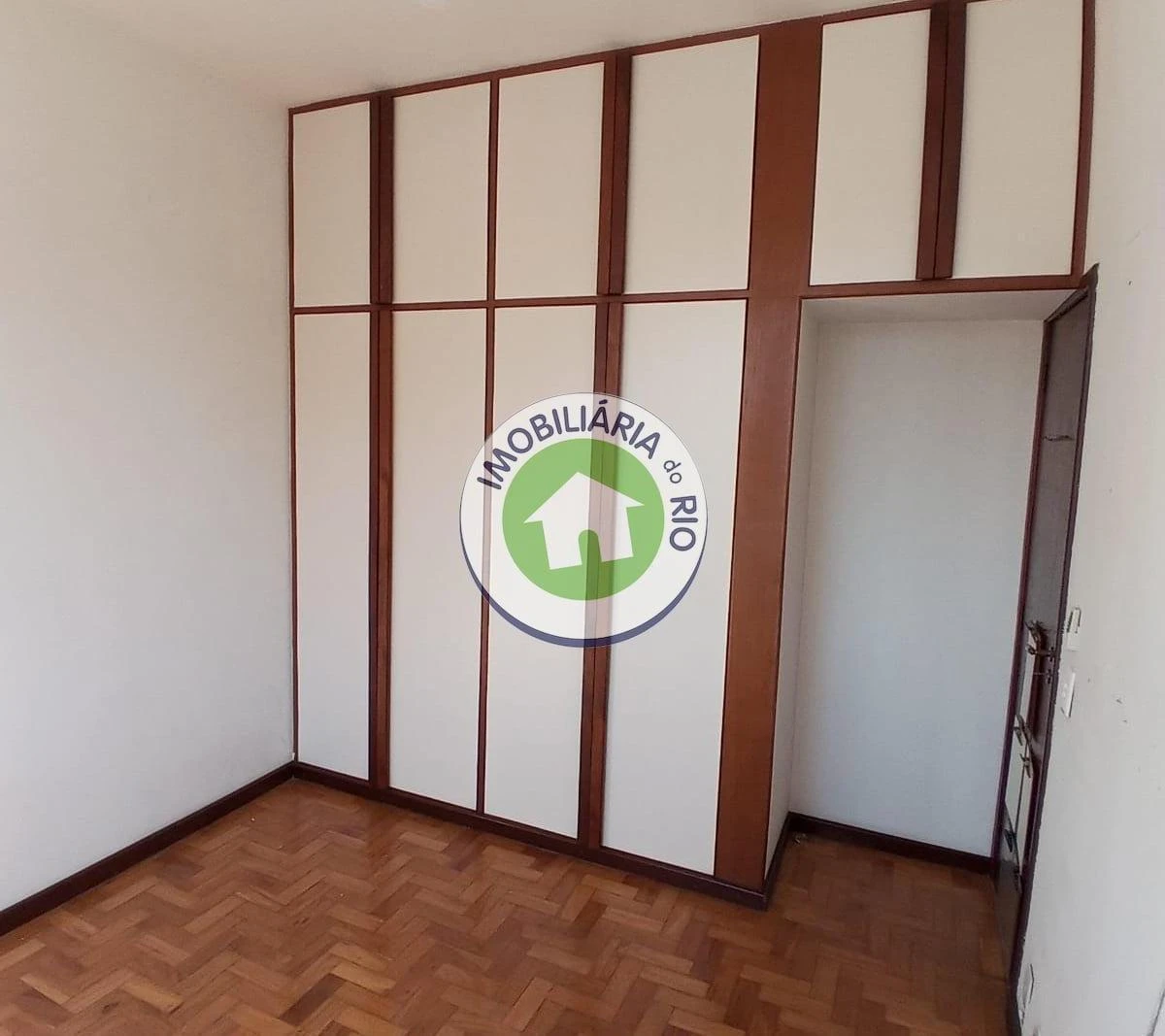 3-bedroom, 2-bath apartment with no parking space — photo 22