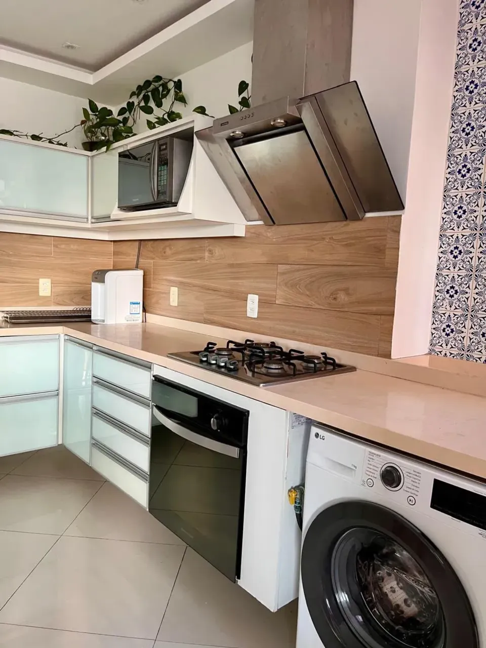 Furnished 2-bedroom apartment with 2 bathrooms, 88 m² — photo 16