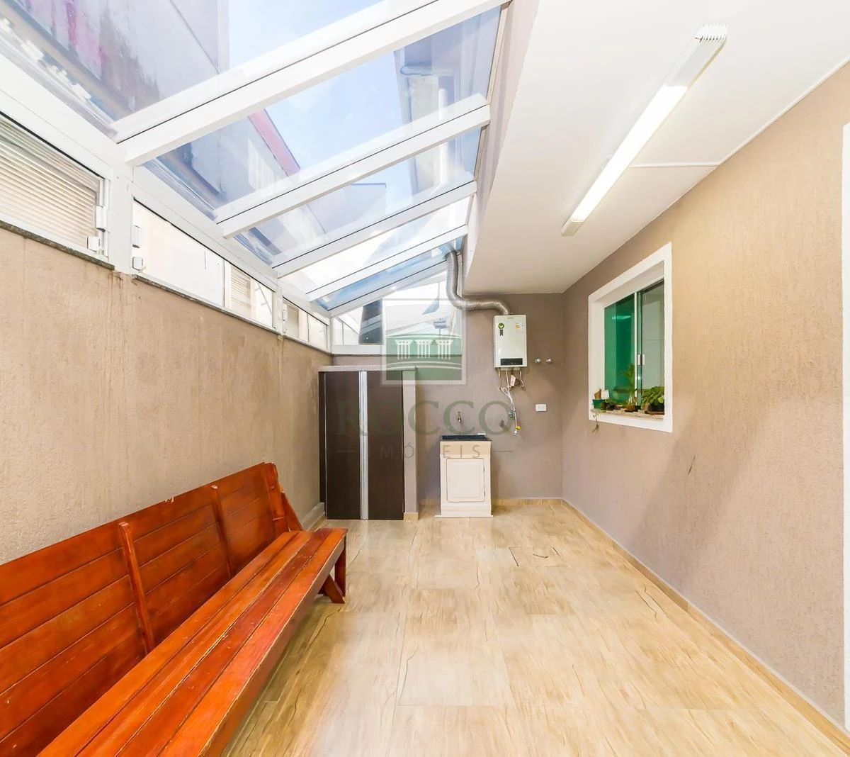 3-bedroom house with a bathtub — photo 13