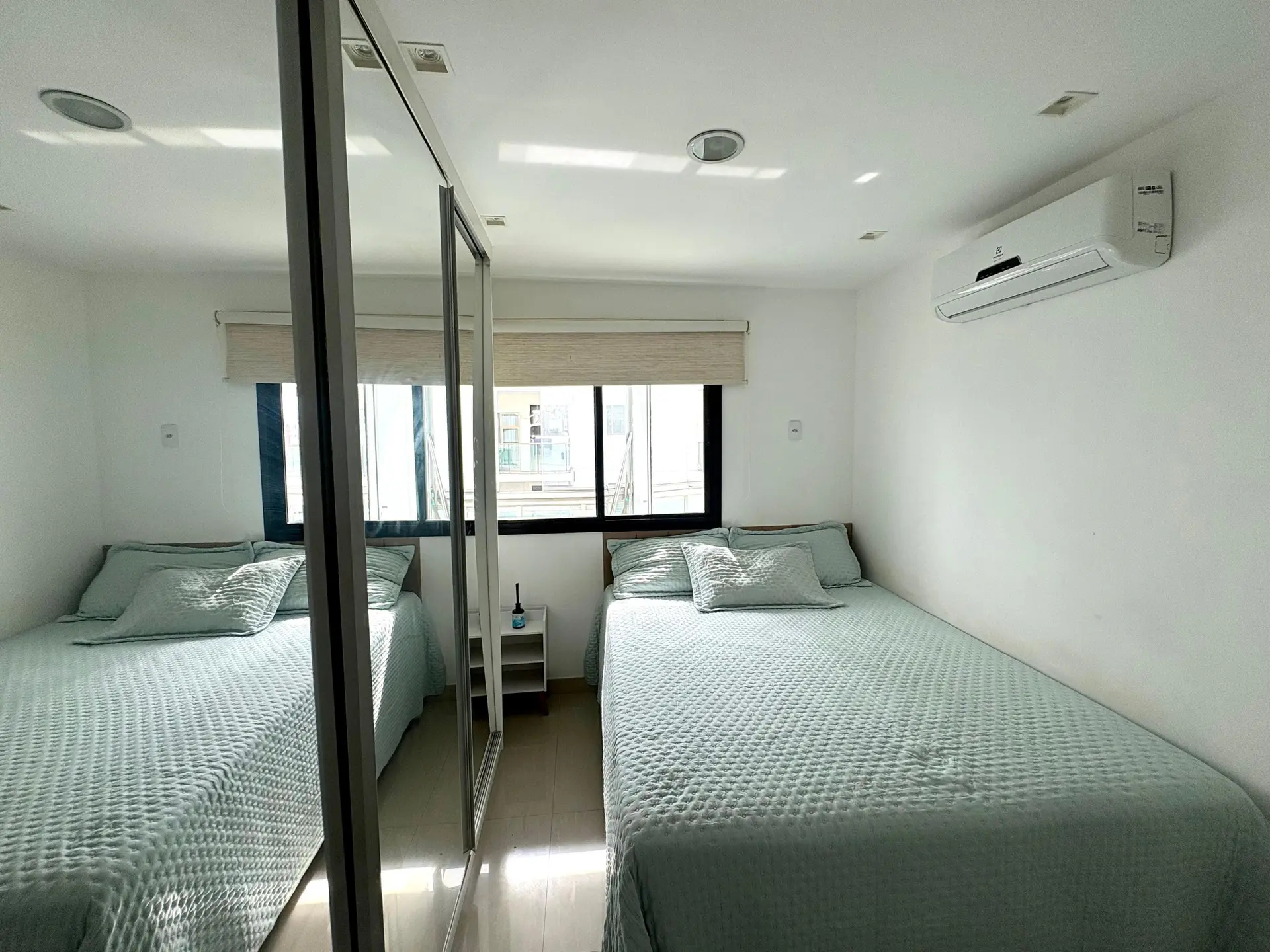 2-bedroom apartment with floor-to-ceiling windows — photo 3