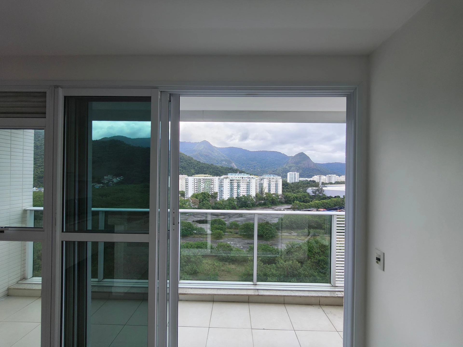 Apartamento, 82 m², com janelas do piso ao teto — photo 9